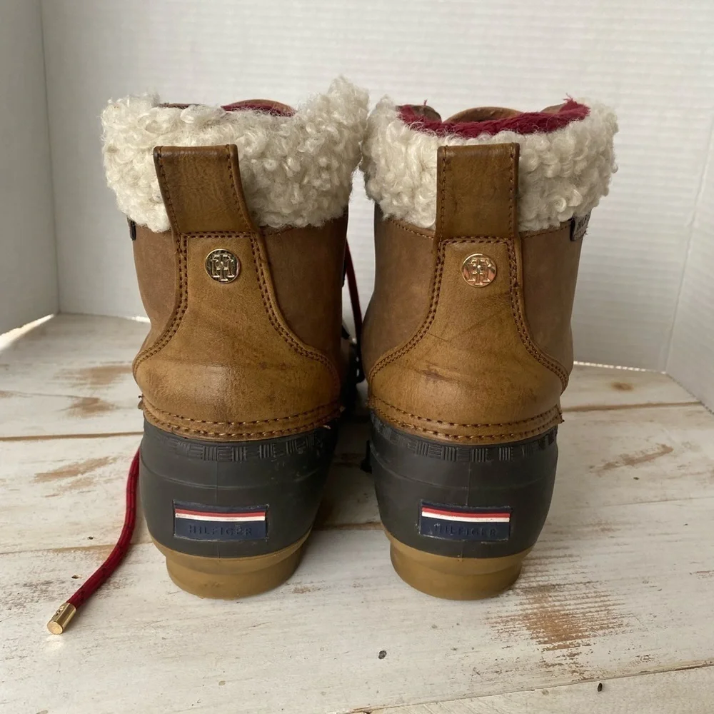 TOMMY HILFIGER duck boots faux fur preppy gorpcore streetwear brown sz 10 EUC